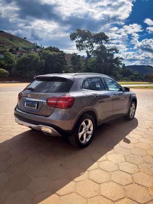 MERCEDES-BENZ-GLA 200-2017