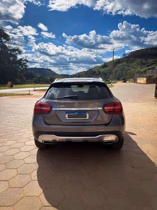 MERCEDES-BENZ-GLA 200-2017