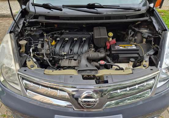 NISSAN-LIVINA-2013