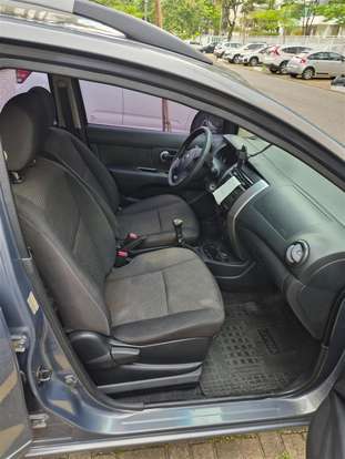 NISSAN-LIVINA-2013