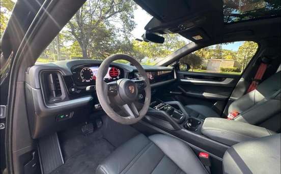 PORSCHE-CAYENNE-2025