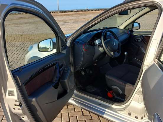 RENAULT-SANDERO-1.6 STEPWAY 8V FLEX 4P MANUAL RENAULT-SANDERO-2013
