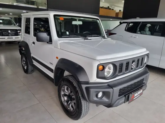 SUZUKI JIMNY 1.5 GASOLINA SIERRA 4YOU 4X4 MANUAL SUZUKI JIMNY 1.5 GASOLINA SIERRA 4YOU 4X4 MANUAL