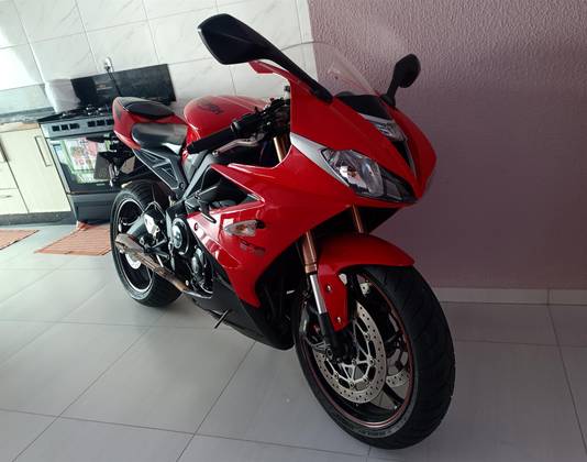 TRIUMPH DAYTONA 675 ABS 