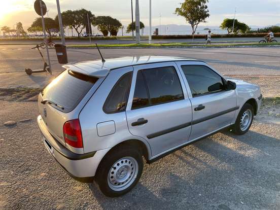 VOLKSWAGEN-GOL-2005