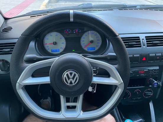 VOLKSWAGEN-GOL-2005