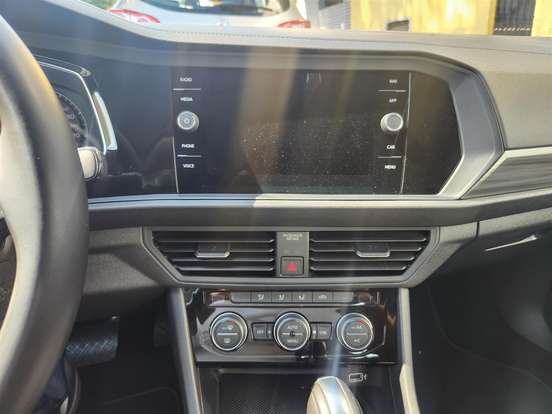 VOLKSWAGEN-JETTA-2018