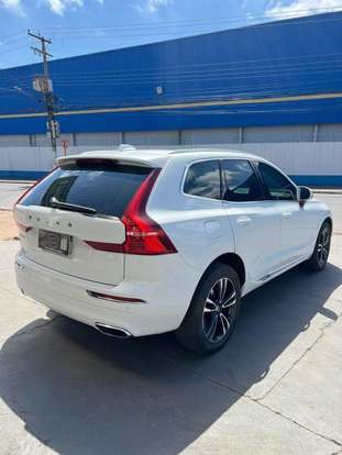 VOLVO-XC60-2020