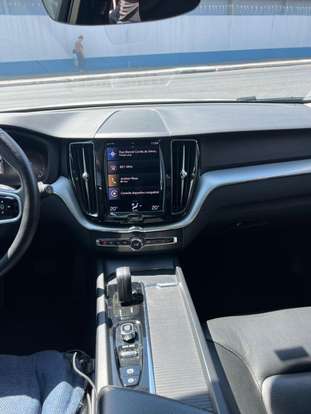 VOLVO-XC60-2020