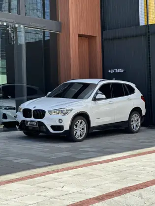 BMW X1 2.0 16V TURBO ACTIVEFLEX SDRIVE20I 4P AUTOMÁTICO BMW X1 2.0 16V TURBO ACTIVEFLEX SDRIVE20I 4P AUTOMÁTICO