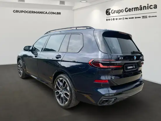 BMW-X7-2023