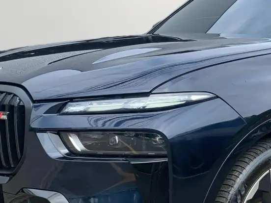 BMW-X7-2023