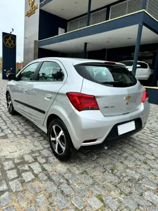CHEVROLET-ONIX-2017