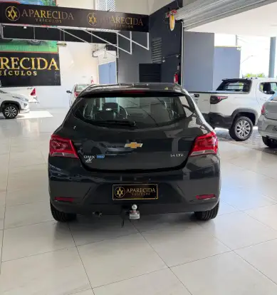 CHEVROLET-ONIX-2018