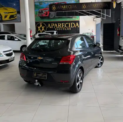 CHEVROLET-ONIX-2018