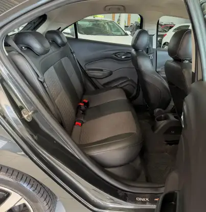 CHEVROLET-ONIX-2018