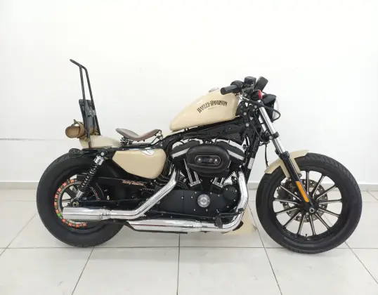 HARLEY-DAVIDSON SPORTSTER IRON 883 