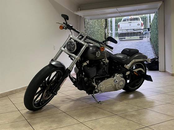 HARLEY-DAVIDSON SOFTAIL BREAKOUT 
