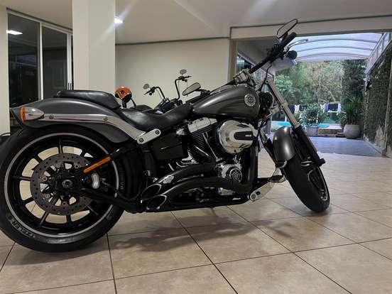 HARLEY-DAVIDSON-SOFTAIL BREAKOUT-2016