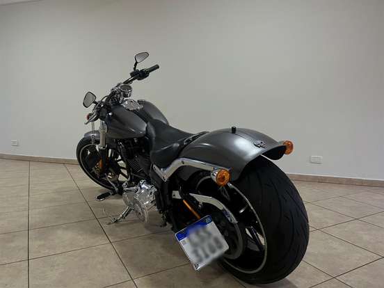 HARLEY-DAVIDSON-SOFTAIL BREAKOUT-2016