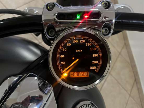 HARLEY-DAVIDSON-SOFTAIL BREAKOUT-2016