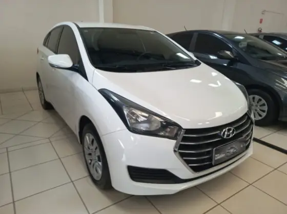HYUNDAI HB20S 1.6 COMFORT PLUS 16V FLEX 4P MANUAL