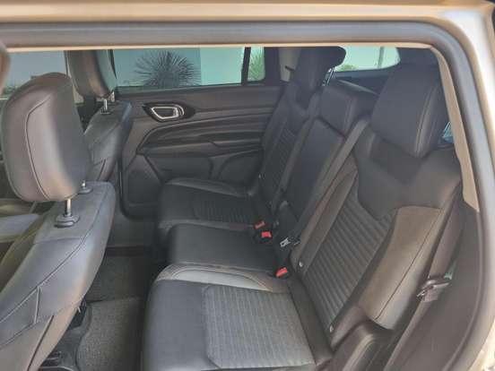 JEEP-COMMANDER-2022