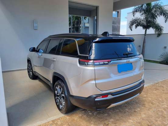 JEEP-COMMANDER-2022
