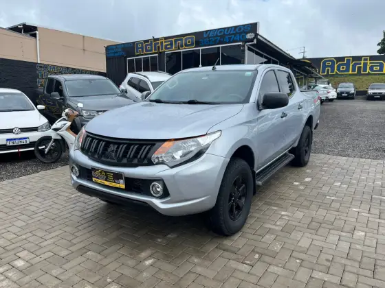 MITSUBISHI L200 TRITON 2.4 16V TURBO DIESEL SPORT GLS CD 4P 4X4 AUTOMÁTICO MITSUBISHI L200 TRITON 2.4 16V TURBO DIESEL SPORT GLS CD 4P 4X4 AUTOMÁTICO