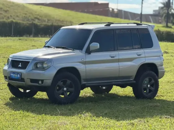 MITSUBISHI PAJERO 2.5 HD 4X4 8V TURBO INTERCOOLER DIESEL 4P MANUAL MITSUBISHI PAJERO 2.5 HD 4X4 8V TURBO INTERCOOLER DIESEL 4P MANUAL