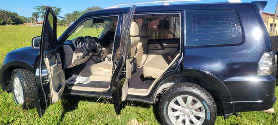 MITSUBISHI-PAJERO FULL-2010