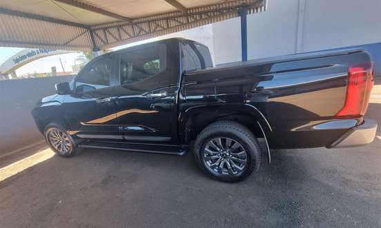 MITSUBISHI-TRITON-2025