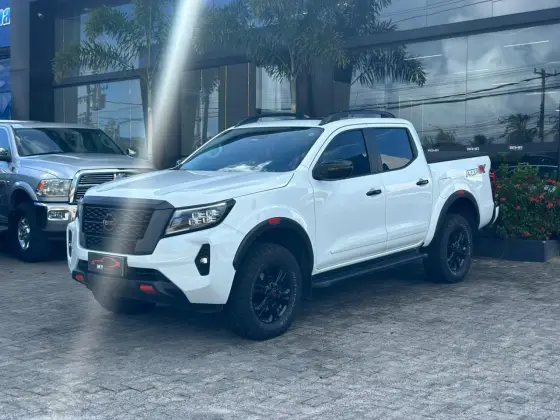 NISSAN FRONTIER 2.3 16V TURBO DIESEL PRO4X CD 4X4 AUTOMÁTICO