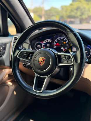PORSCHE-CAYENNE-2018
