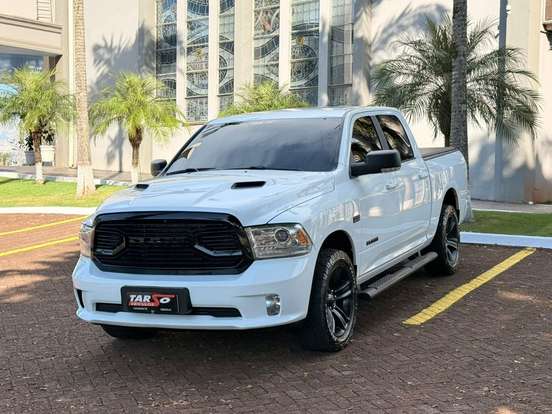 RAM-CLASSIC-5.7 V8 GASOLINA LARAMIE NIGHT EDITION CD 4X4 AUTOMÁTICO RAM-CLASSIC-2022
