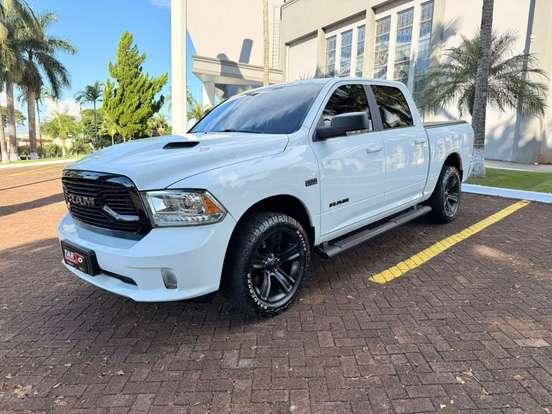 RAM-CLASSIC-5.7 V8 GASOLINA LARAMIE NIGHT EDITION CD 4X4 AUTOMÁTICO RAM-CLASSIC-2022