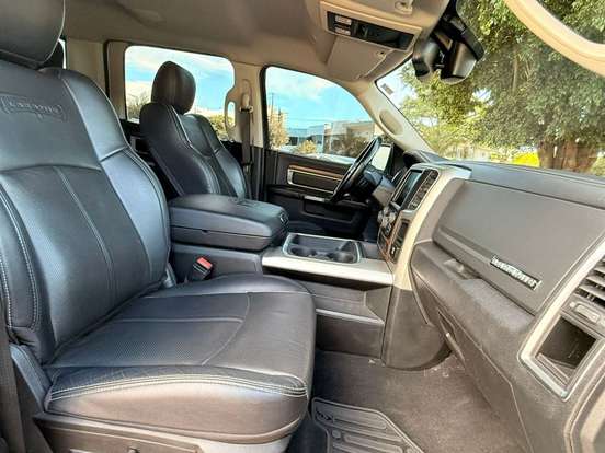 RAM-CLASSIC-5.7 V8 GASOLINA LARAMIE NIGHT EDITION CD 4X4 AUTOMÁTICO RAM-CLASSIC-2022