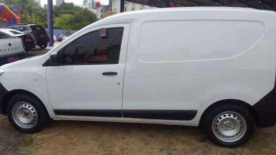 RENAULT-KANGOO-2024