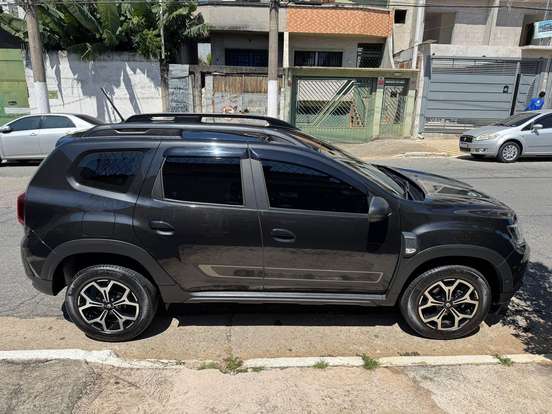 RENAULT-DUSTER-2023