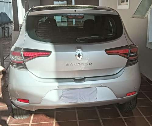 RENAULT-SANDERO-2022