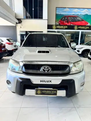 TOYOTA HILUX 2.5 4X4 CS CHASSI CABINE 16V TURBO DIESEL 2P MANUAL