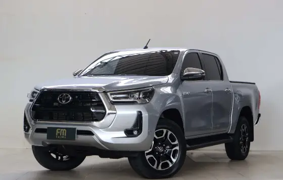TOYOTA HILUX 2.8 D-4D TURBO DIESEL CD SRX 4X4 AUTOMÁTICO