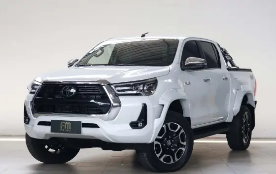 TOYOTA HILUX 2.8 D-4D TURBO DIESEL CD SRX PLUS 4X4 AUTOMÁTICO