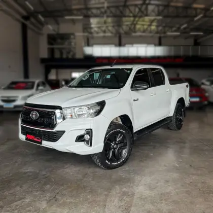 TOYOTA HILUX 2.8 SR 4X4 CD 16V DIESEL 4P AUTOMÁTICO