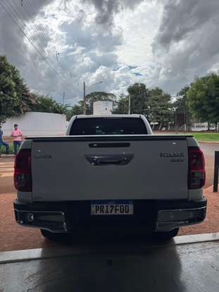 TOYOTA-HILUX-2016