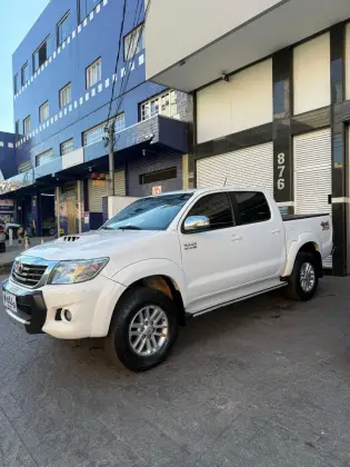 TOYOTA HILUX 3.0 SRV 4X4 CD 16V TURBO INTERCOOLER DIESEL 4P AUTOMÁTICO TOYOTA HILUX 3.0 SRV 4X4 CD 16V TURBO INTERCOOLER DIESEL 4P AUTOMÁTICO