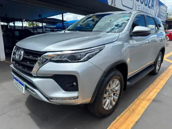 TOYOTA HILUX SW4 2.7 VVT-i FLEX SRV 7L 4X2 AUTOMÁTICO
