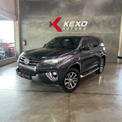 TOYOTA HILUX SW4 2.8 SRX 4X4 16V TURBO INTERCOOLER DIESEL 4P AUTOMÁTICO