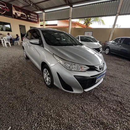 TOYOTA YARIS 1.3 16V FLEX XL LIVE MULTIDRIVE TOYOTA YARIS 1.3 16V FLEX XL LIVE MULTIDRIVE