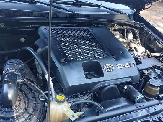 TOYOTA-HILUX SW4-3.0 SRV 4X4 16V TURBO INTERCOOLER DIESEL 4P AUTOMÁTICO TOYOTA-HILUX SW4-2006
